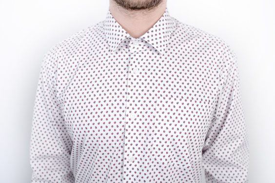 Мъжка риза с десен на калинки